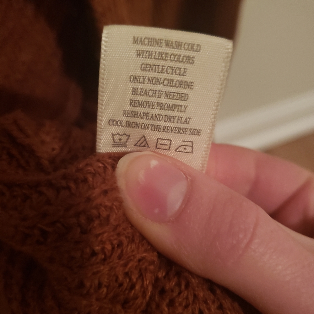 No Comment Rust Cardigan - Picture 5 of 6